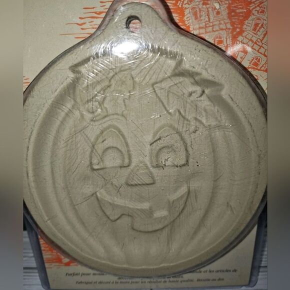 Wilton Halloween Pumpkin Cookie Mold Jack-O-Lantern Vintage Ovenproof Stoneware - Picture 5 of 8